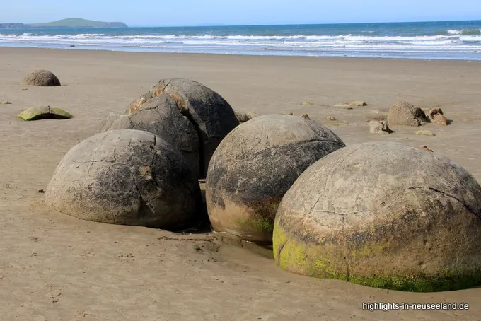 Moeraki Boulders